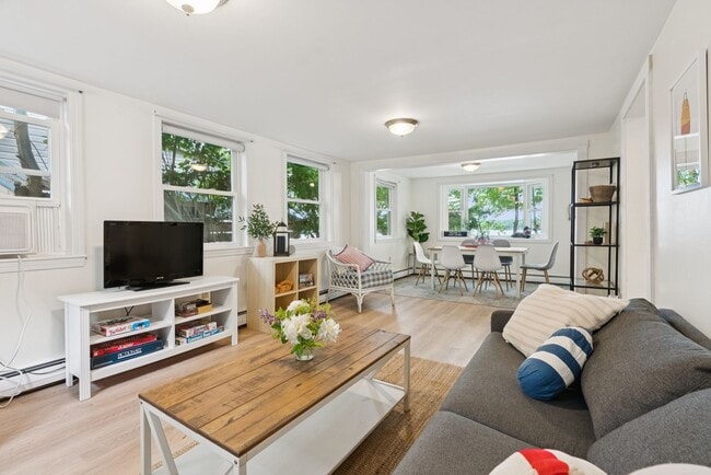 Building Photo - 111 Cottage Rd