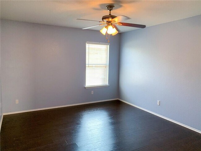 Building Photo - 717 Morgan Dr