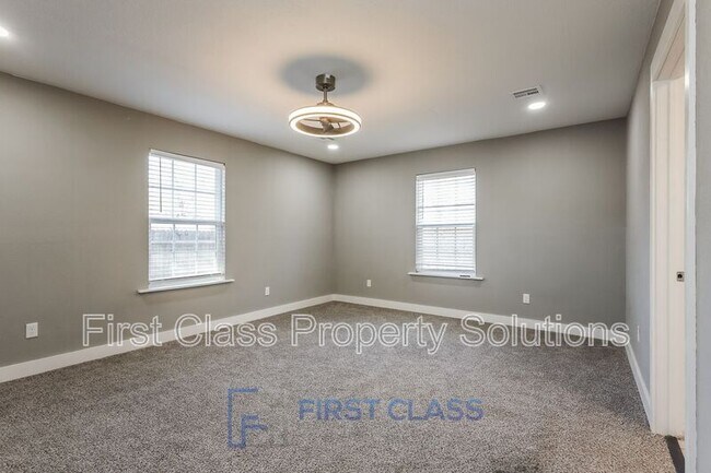 Building Photo - 3605 NW 52nd St