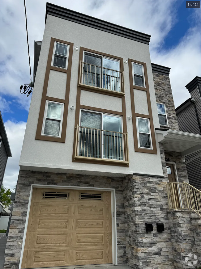 Building Photo - 113 E Jersey St