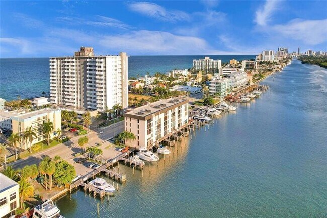 Building Photo - 3200 N Ocean Dr
