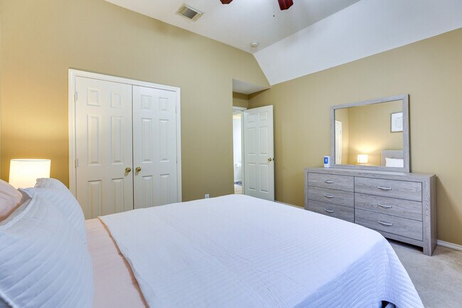 Building Photo - 5911 Indian Hills Ln