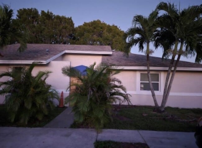 Primary Photo - 1424 White Pine Dr