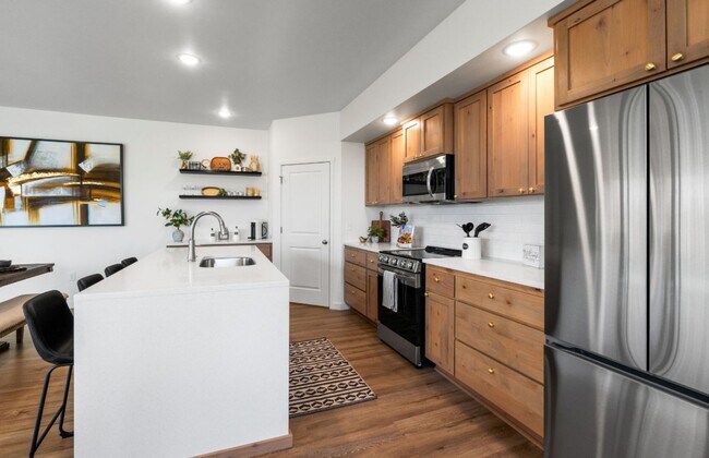 Building Photo - 603 Mira Wy