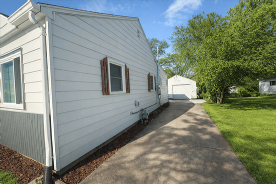 Building Photo - 2430 Mayfair Dr