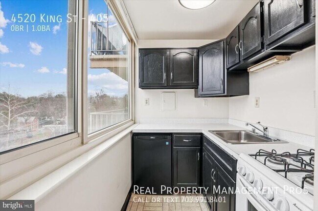 Building Photo - 4520 King St