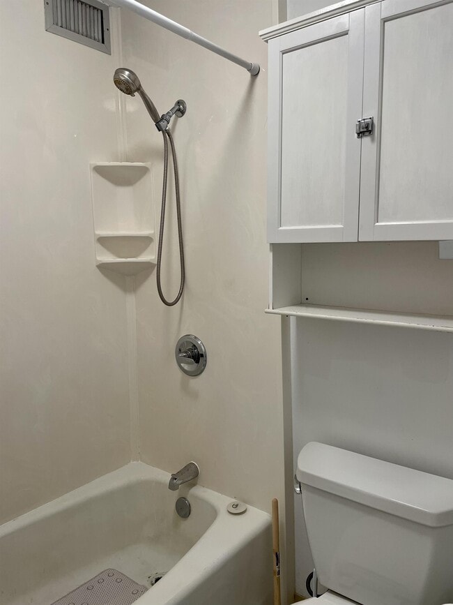 Building Photo - 1630 Liholiho St