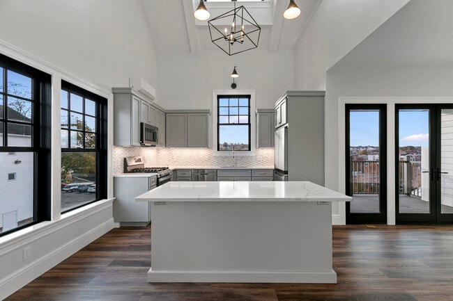 96 East Ave 2 BR & 2 1/2 BA "Windsor" - Norwalk Green Living Properties