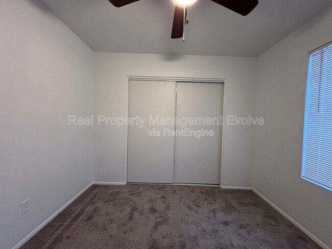 Building Photo - 1535 W Rosemonte Dr