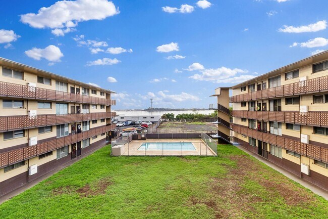 Building Photo - Discover this pet-friendly 2-bedroom condo