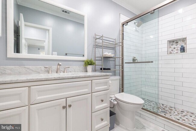 Building Photo - 255 S Pickett St