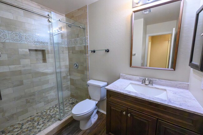 Building Photo - 2521 W Tumbleweed Dr