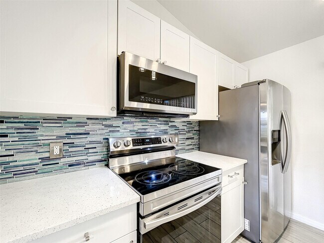 Building Photo - 2887 SW Ann Arbor Rd