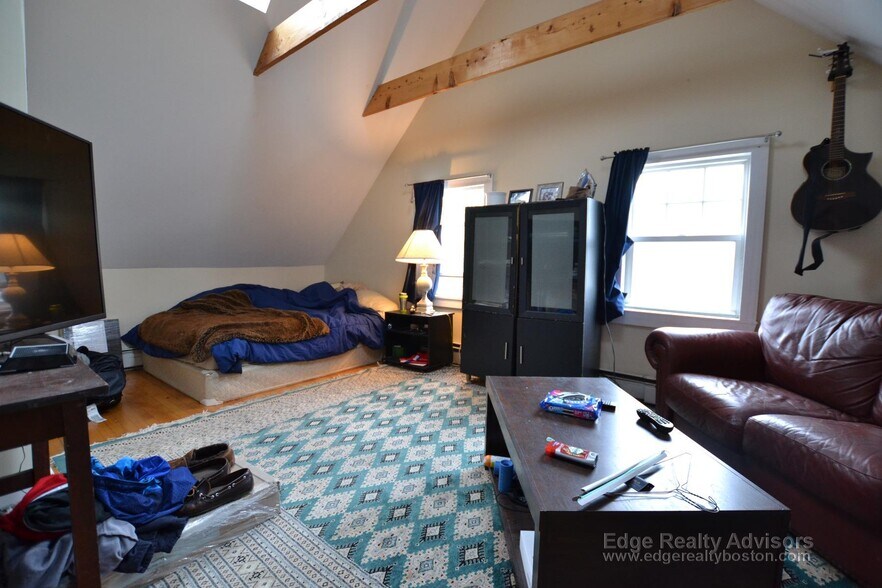 Building Photo - 25 Bennett St