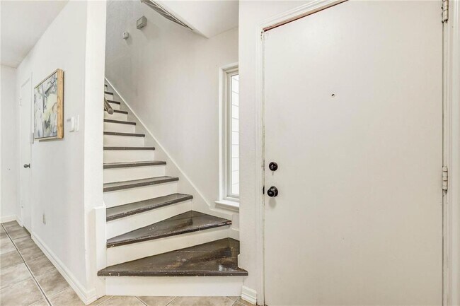 Building Photo - 10326 Bridgeland Ln
