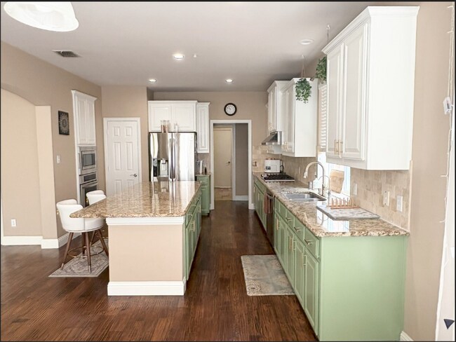 Building Photo - 1602 Wagon Wheel Dr