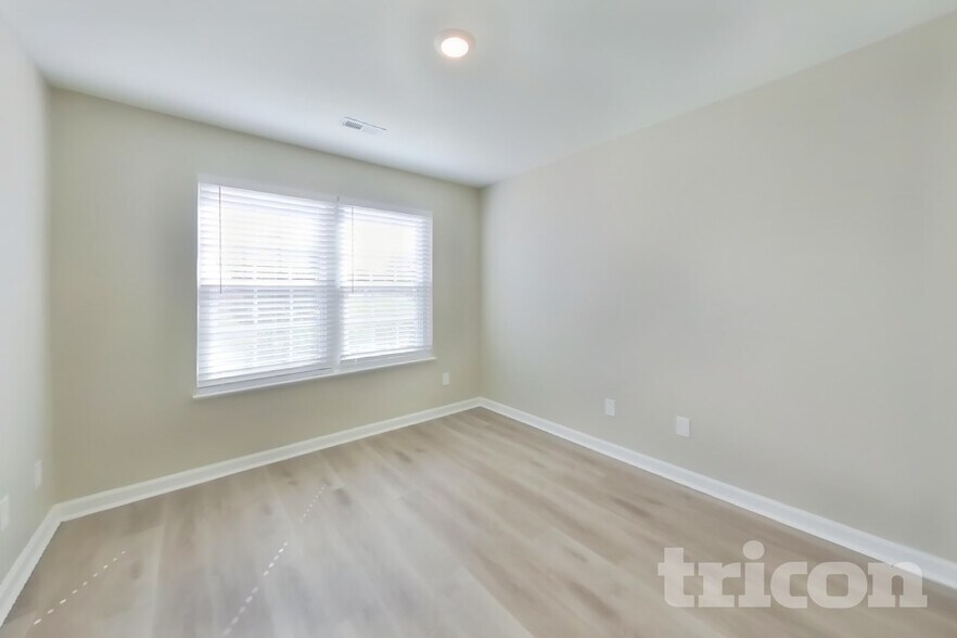 Building Photo - 2141 Deer Valley Dr