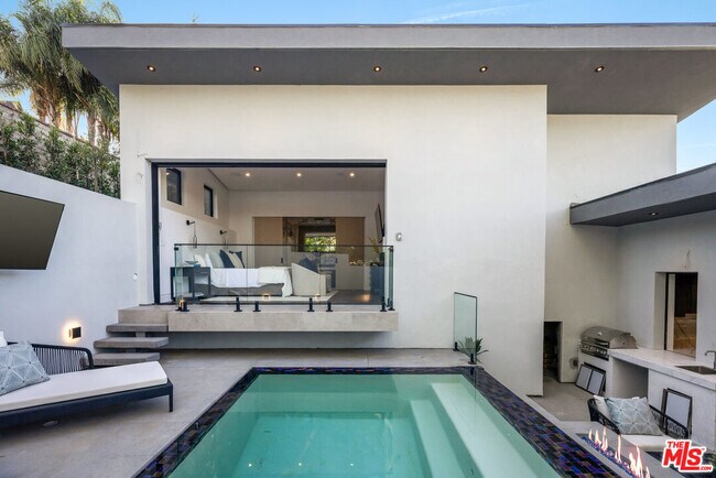 Building Photo - 3616 Cadman Dr