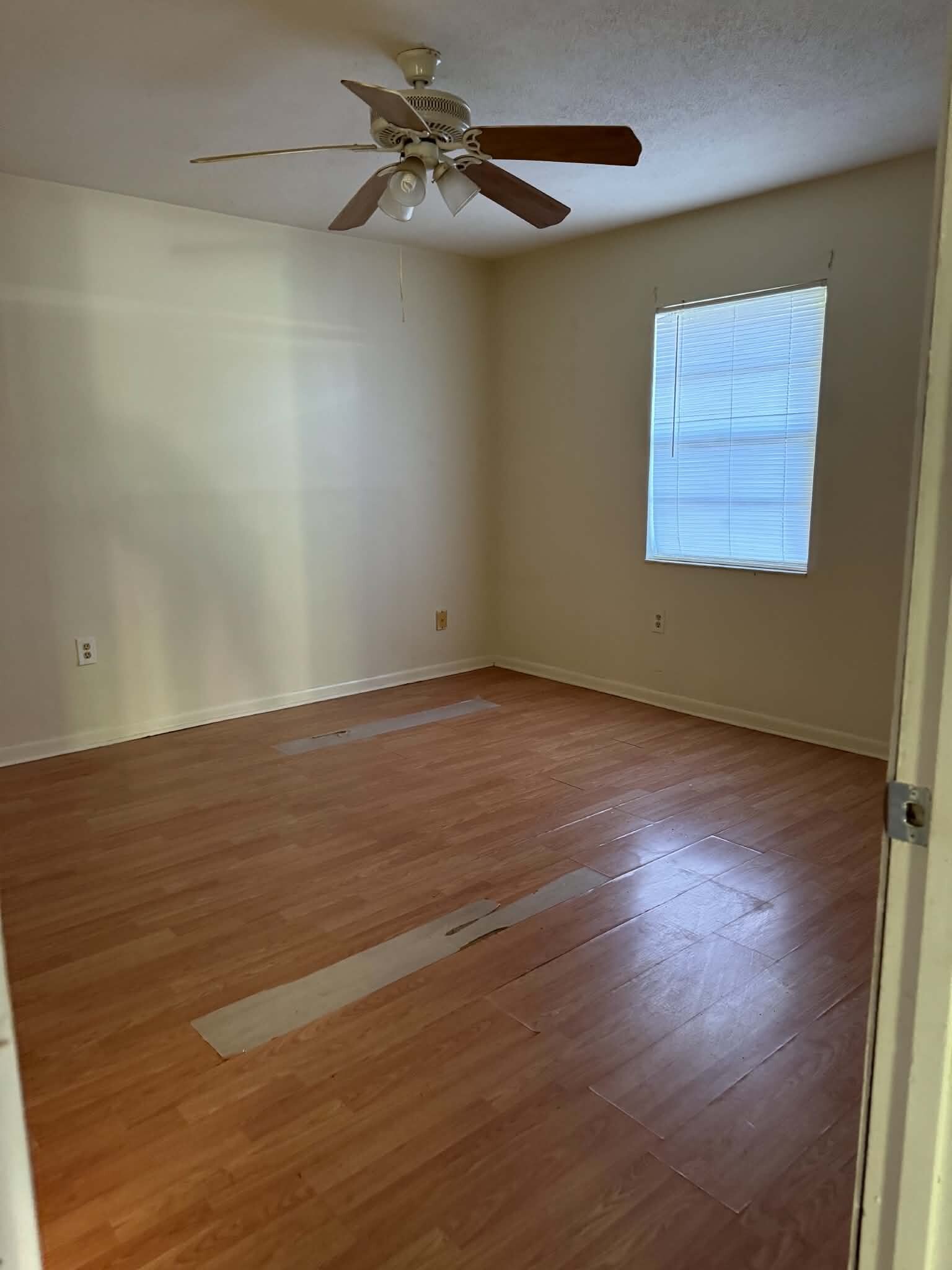 Building Photo - 155 Denice Dr