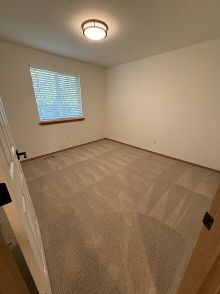 Building Photo - 1827 147th Pl SW