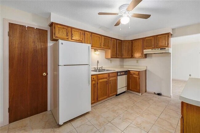 Building Photo - 510 Child St