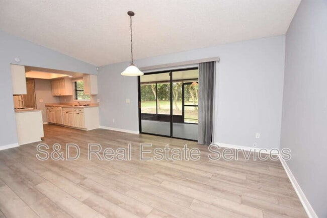 Building Photo - 6305 Christina Groves Cir E