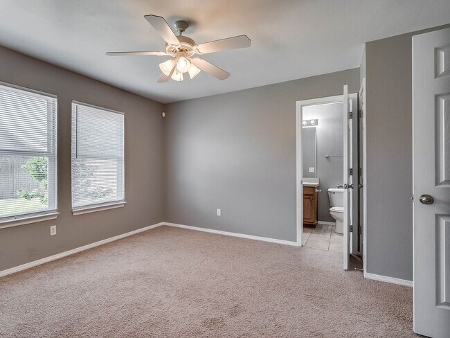 Building Photo - Cozy 2 bed 2 bath in Norman