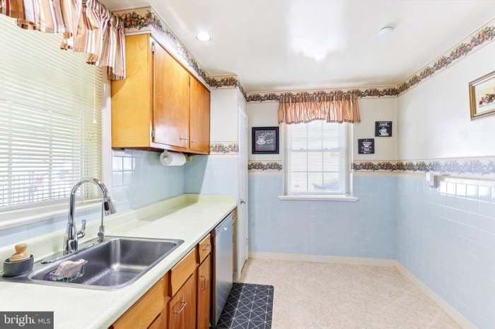 Building Photo - 9959 Ferndale St