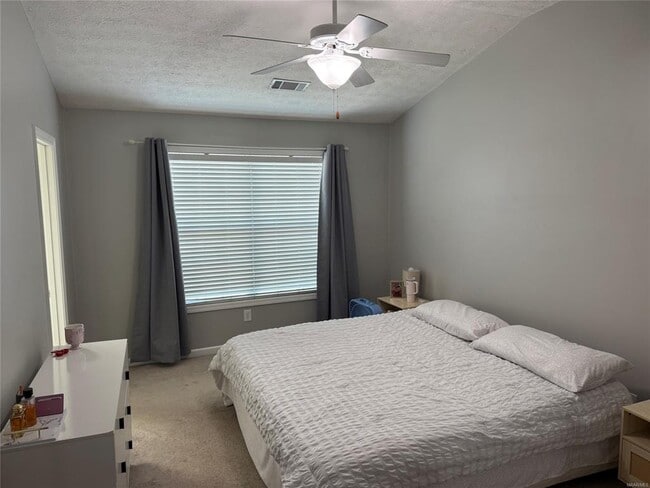 Building Photo - 2110 Winding Oak Dr