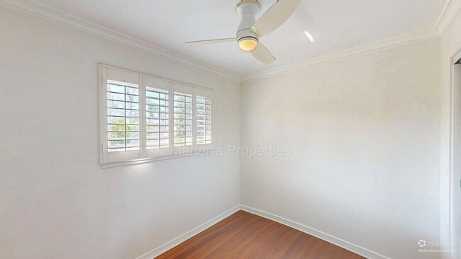 Building Photo - Large Spacious Home with a Pool!