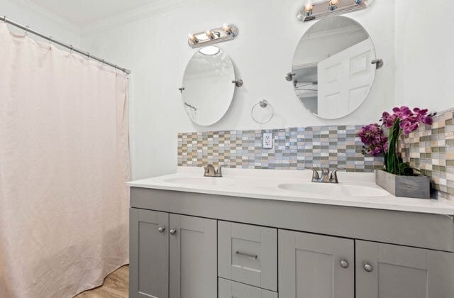 Building Photo - beautifully remodeled 4-bedroom, 2-bathroo...