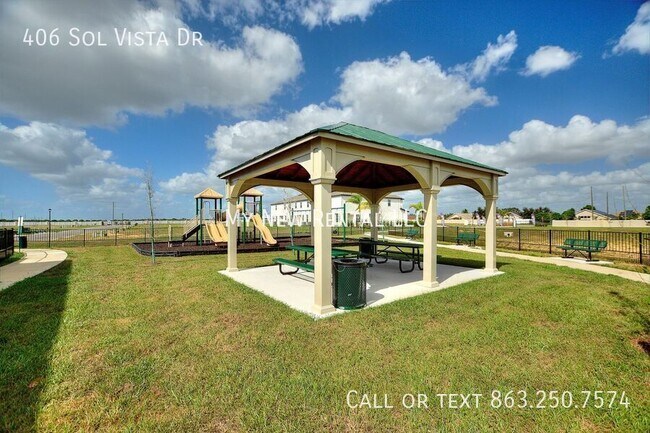 Building Photo - 406 Sol Vis Dr