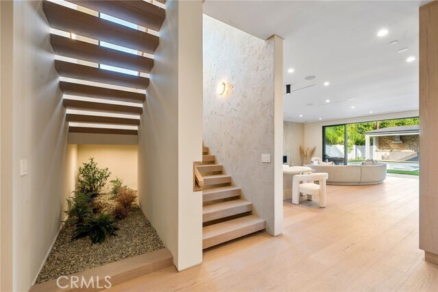 Building Photo - 16728 Morrison St