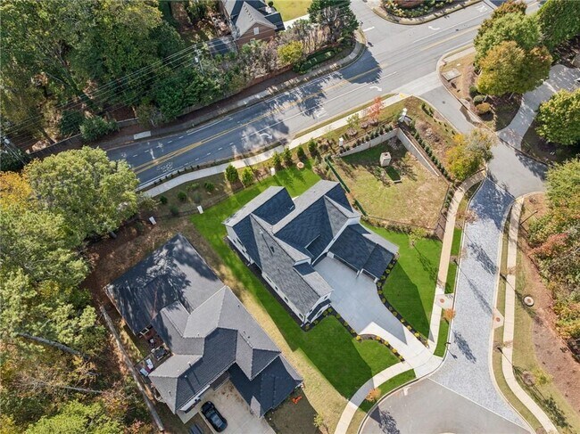 Building Photo - 115 Thome Dr