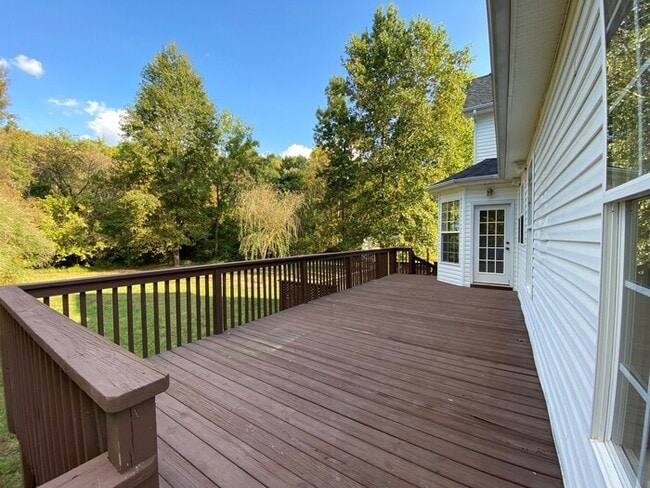 Building Photo - So much space!!!!!! So much storage!!!!!!!!