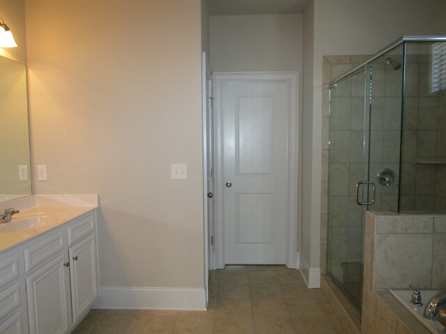 Building Photo - 146 Water Oak Dr