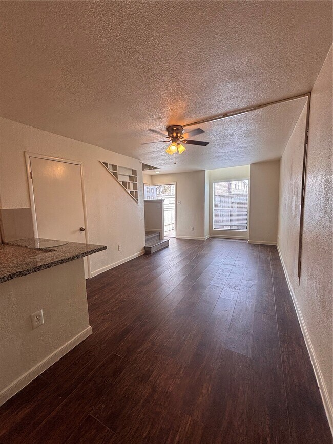 Building Photo - 2110 Wilcrest Dr