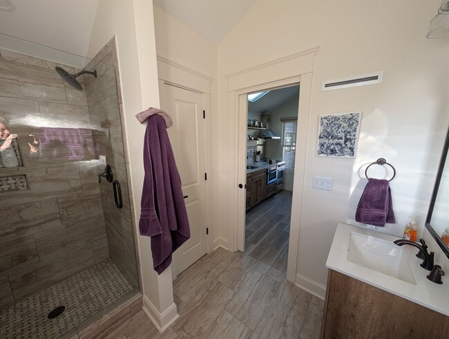 Building Photo - Adorable 1BR Studio Apartment near NCSU