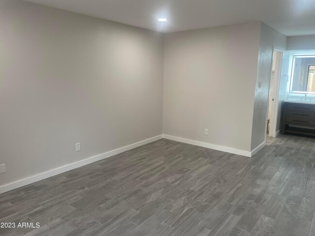 Building Photo - 7950 E Starlight Way