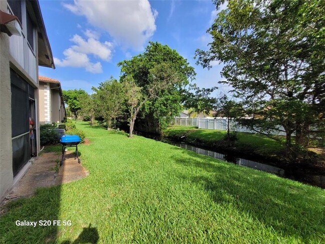 Building Photo - 8820 Royal Palm Blvd