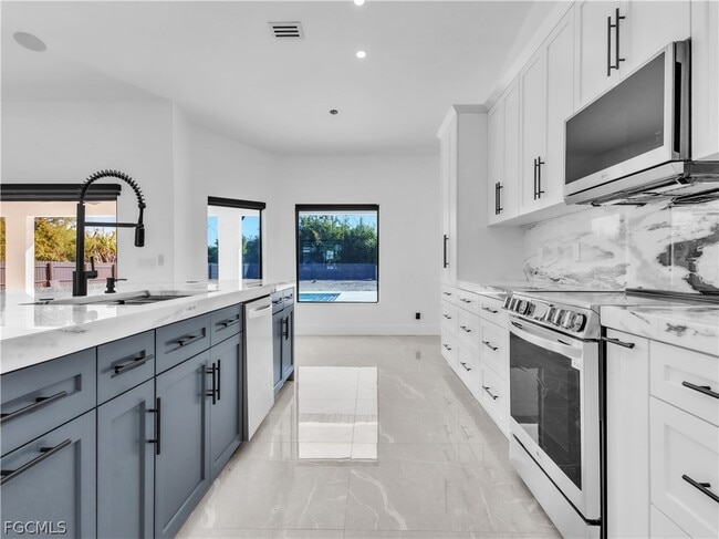 Building Photo - 2836 NW 5th St