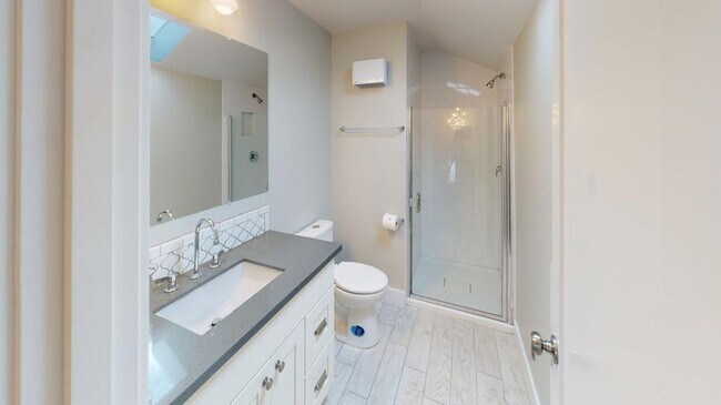 Building Photo - Newly remodeled home in Northern Universit...