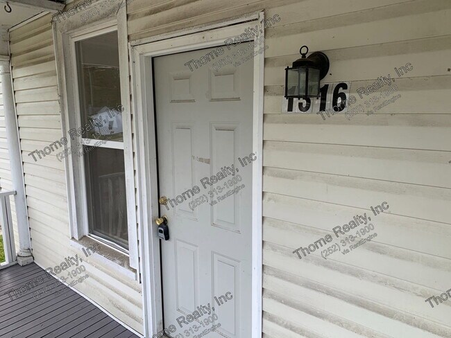 Building Photo - 1316 Clark St