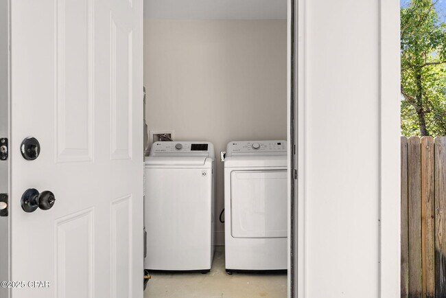 Building Photo - 2614 Cypress St