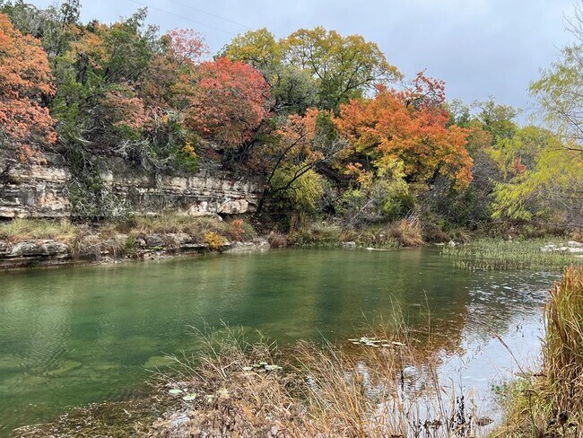 Building Photo - 275 Creek Ridge Trail W