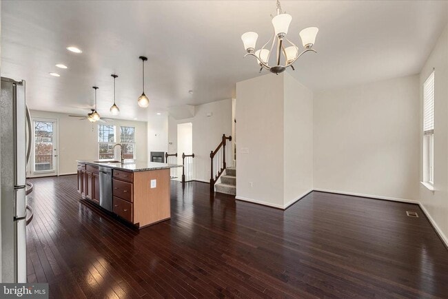 Building Photo - 109 Sequoia Dr