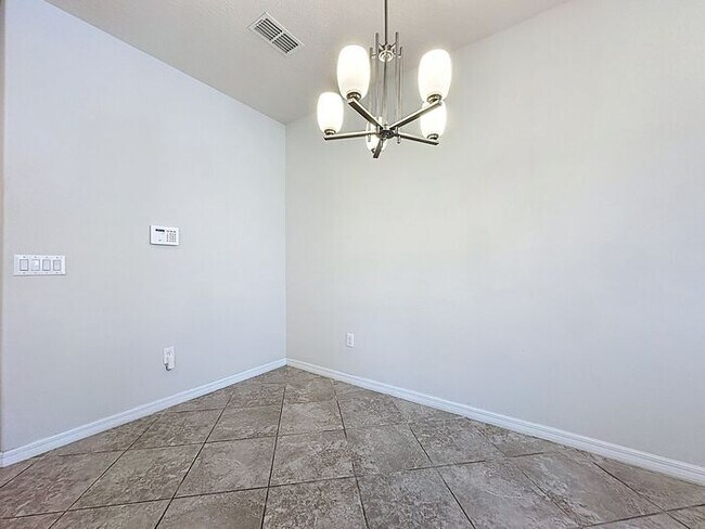 Building Photo - Spacious Townhome for Rent in Tapestry