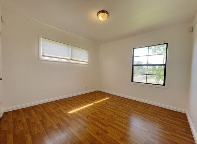 Building Photo - 15100 Dunton Dr