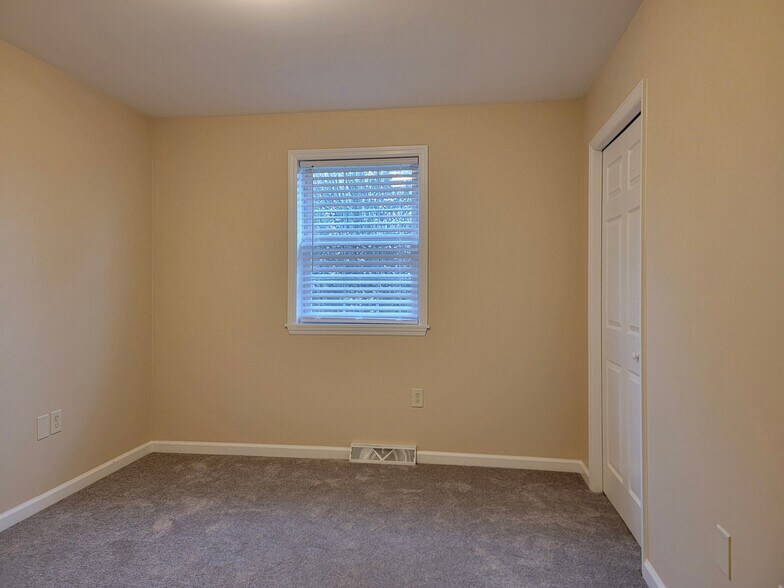 Building Photo - 336 Cardinal Ln