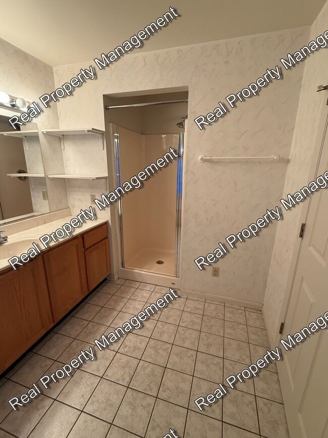 Building Photo - Large Three Bedroom Crown Point Duplex